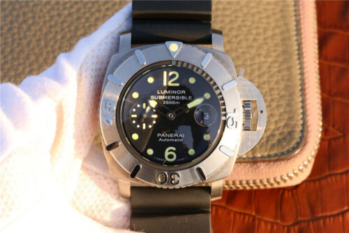 Panerai Submersible PAM 00194 VS Factory Black Dial Replica Watch